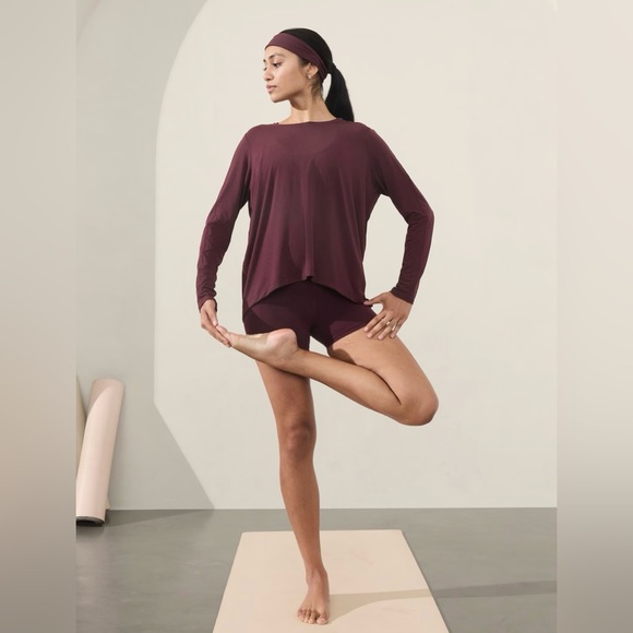Athleta Tops - NWT Athleta With Ease Top-Size Medium
